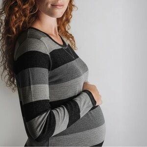 A pea in the Pod shimmer sweater size S